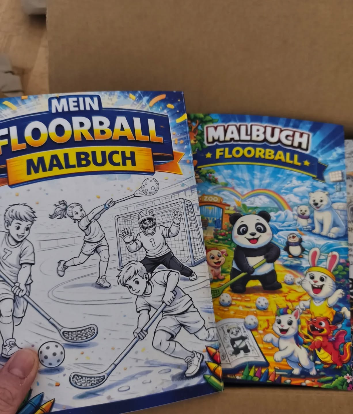 Die nächste Runde neuer Bücher gibt's dann erst wieder zum Sommercamp der @floorball_eisbaeren_juniors 💖

#kleeneladys #floorballbücher #floorballmalbücher #etsyshop