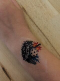 Schaut mal was es Neues gibt 😁 

TTTAAAAAATTTTOOOOOOSSSSS
Natürlich nicht permanent 😉 

#kleeneladys #floorballliebe #tattoo #etsyshop